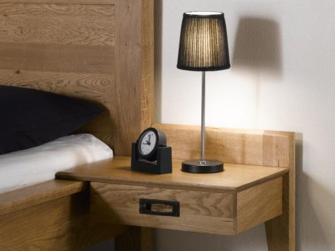 Noptiere din lemn masiv: înălțime corectă, stil și depozitare 38 noptiera din lemn masiv de stejar SAHARA cu 1 sertar