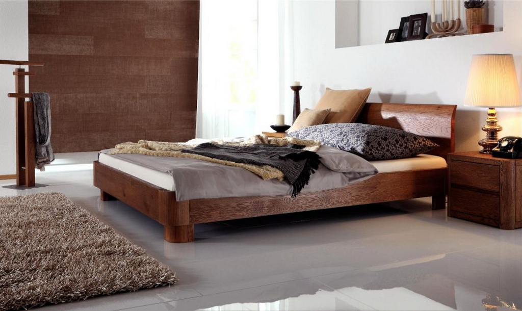 pat din lemn masiv