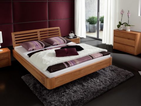 Patul din lemn masiv, simbol al luxului la tine acasa